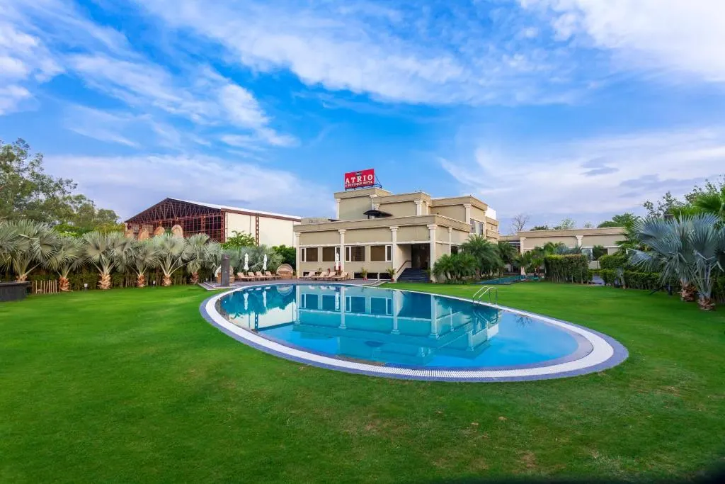 Exterior View of Atrio